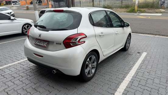 PEUGEOT-208-2013