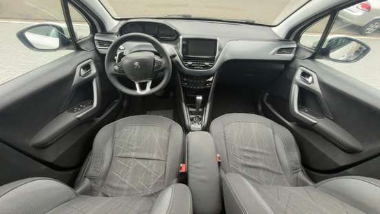 PEUGEOT-208-2013
