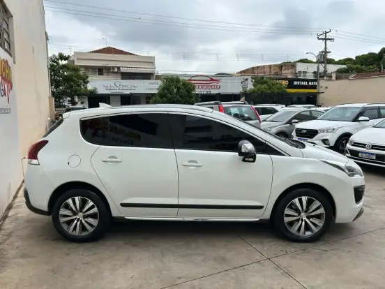 PEUGEOT-3008-2015