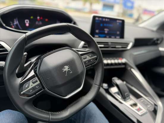 PEUGEOT-3008-2021