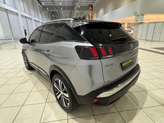 PEUGEOT-3008-2018