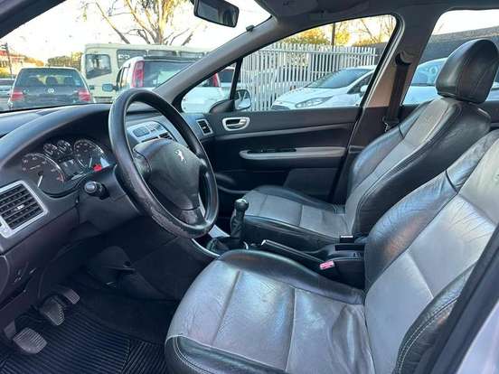 PEUGEOT-307-2010