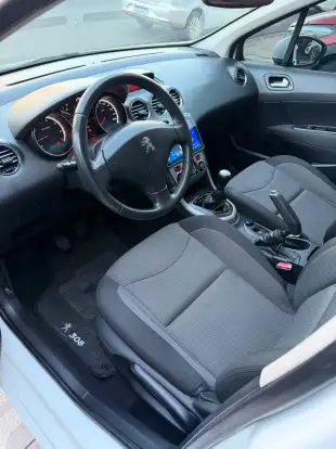 PEUGEOT-308-2015
