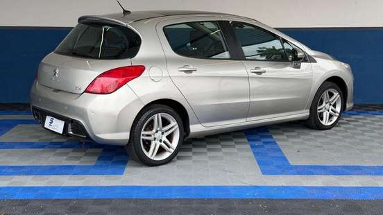 PEUGEOT-308-2012