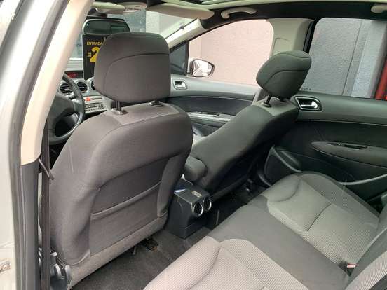 PEUGEOT-308-2012