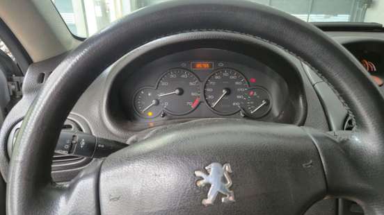 PEUGEOT-206-2003