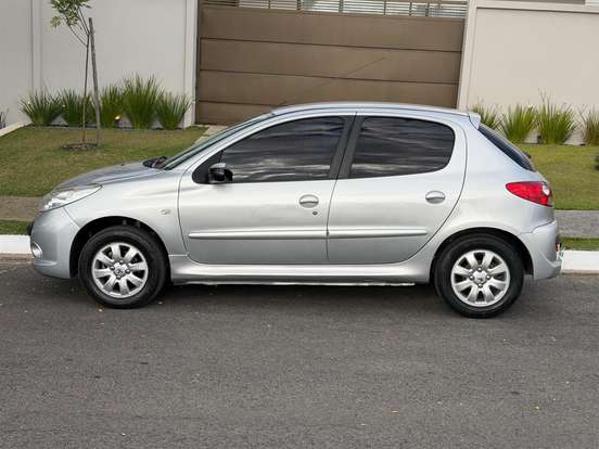 PEUGEOT-207-2010