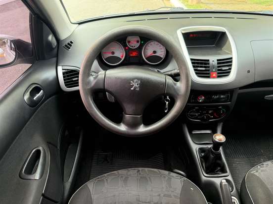 PEUGEOT-207-2010