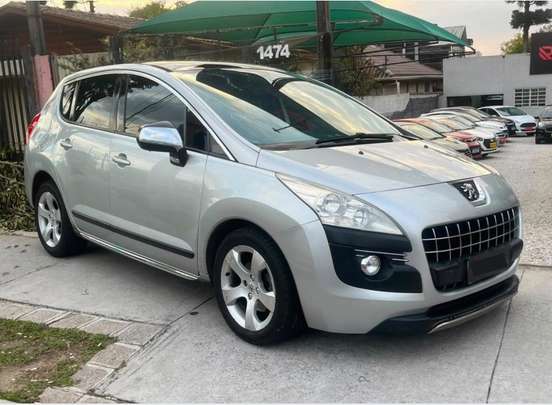 PEUGEOT-3008-2012