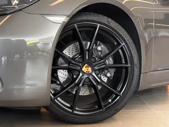 PORSCHE-718-2024