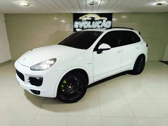 PORSCHE-CAYENNE-2017