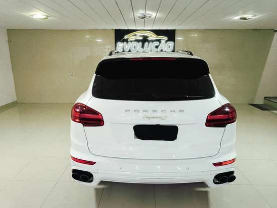 PORSCHE-CAYENNE-2017