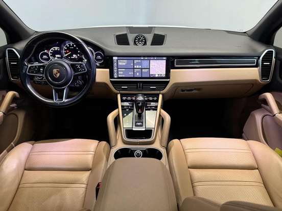 PORSCHE-CAYENNE-2019
