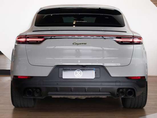 PORSCHE-CAYENNE-2022
