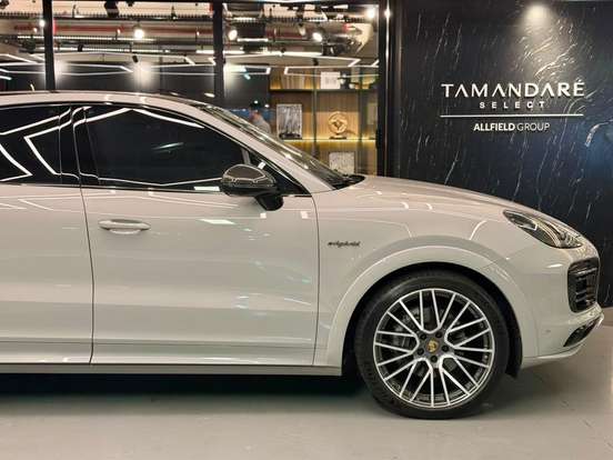 PORSCHE-CAYENNE-2023