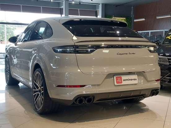 PORSCHE-CAYENNE-2021