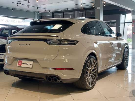 PORSCHE-CAYENNE-2021