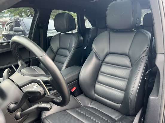 PORSCHE-MACAN-2022