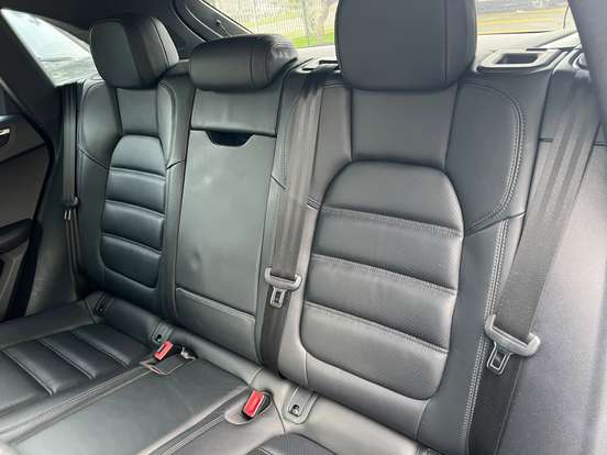 PORSCHE-MACAN-2022