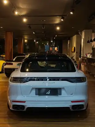 PORSCHE-PANAMERA-2023