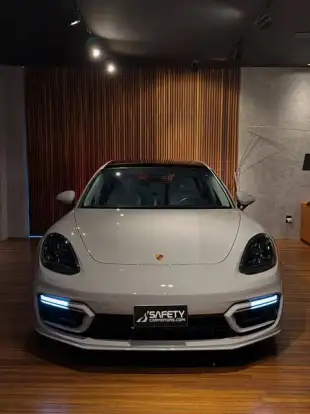 PORSCHE-PANAMERA-2023