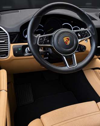 PORSCHE-CAYENNE-2023