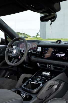 PORSCHE-CAYENNE-2024