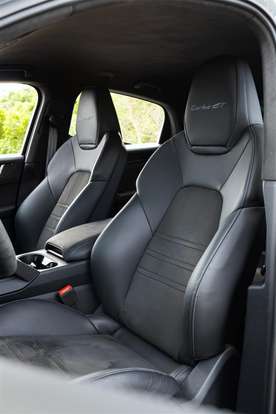 PORSCHE-CAYENNE-2024