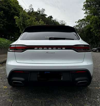 PORSCHE-MACAN-2023
