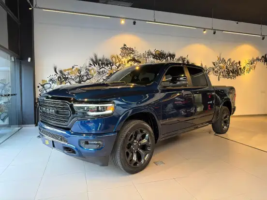 RAM-1500-5.7 V8 GASOLINA LIMITED NIGHT EDITION CD 4X4 AUTOMÁTICO RAM-1500-2023