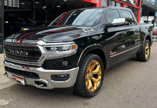 RAM-1500-5.7 V8 GASOLINA LIMITED CD 4X4 AUTOMÁTICO RAM-1500-2023