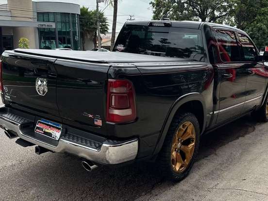 RAM-1500-5.7 V8 GASOLINA LIMITED CD 4X4 AUTOMÁTICO RAM-1500-2023