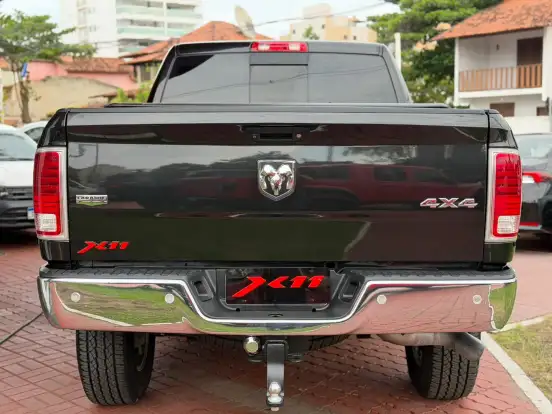 RAM-2500-6.7 LARAMIE 4X4 CD I6 TURBO DIESEL 4P AUTOMÁTICO RAM-2500-2018