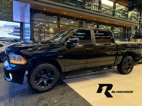RAM CLASSIC 5.7 V8 GASOLINA LARAMIE NIGHT EDITION CD 4X4 AUTOMÁTICO