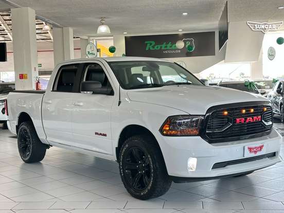 RAM-CLASSIC-5.7 V8 GASOLINA LARAMIE CD 4X4 AUTOMÁTICO RAM-CLASSIC-2023
