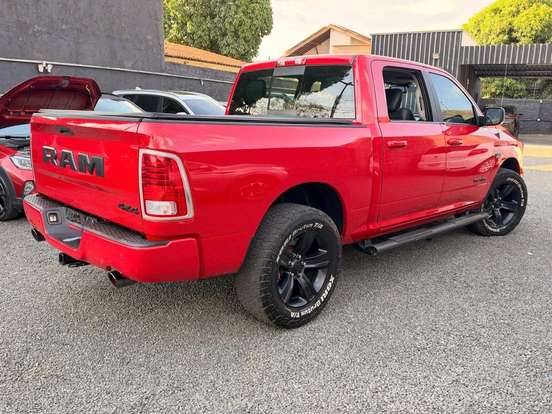 RAM-1500-5.7 V8 GASOLINA REBEL CD 4X4 AUTOMÁTICO RAM-1500-2022
