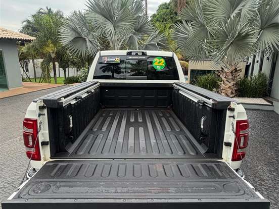 RAM-3500-6.7 I6 TURBO DIESEL LIMITED LONGHORN CD 4X4 AUTOMÁTICO RAM-3500-2024