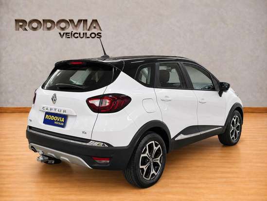 RENAULT-CAPTUR-2021