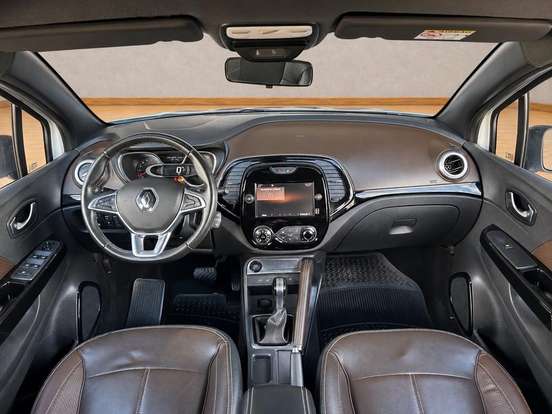 RENAULT-CAPTUR-2021