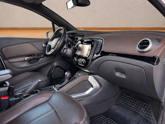 RENAULT-CAPTUR-2021