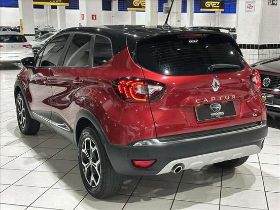 RENAULT-CAPTUR-2021