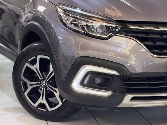 RENAULT-CAPTUR-2021