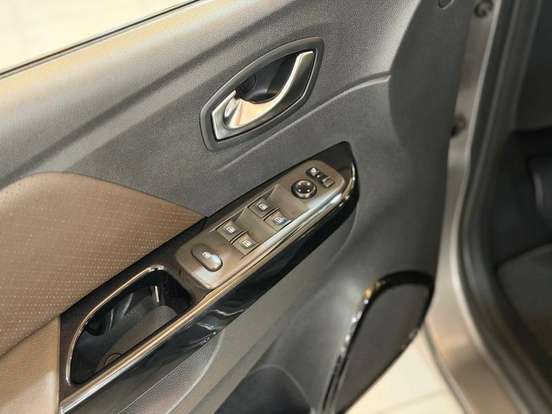 RENAULT-CAPTUR-2021