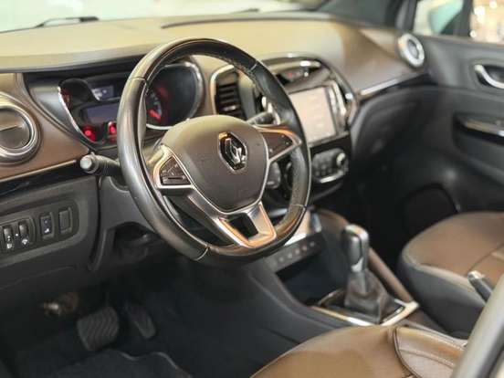 RENAULT-CAPTUR-2021