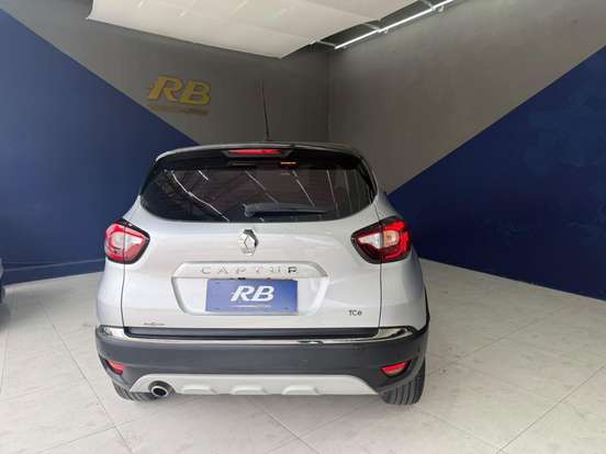 RENAULT-CAPTUR-2021