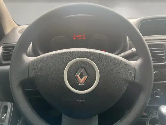 RENAULT-CLIO-2014