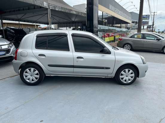 RENAULT-CLIO-2009