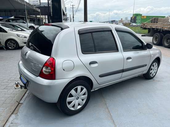 RENAULT-CLIO-2009