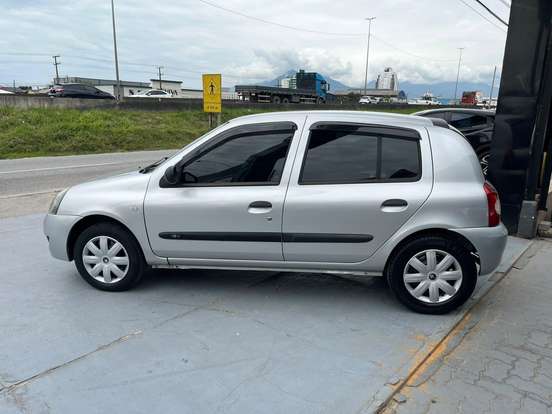 RENAULT-CLIO-2009
