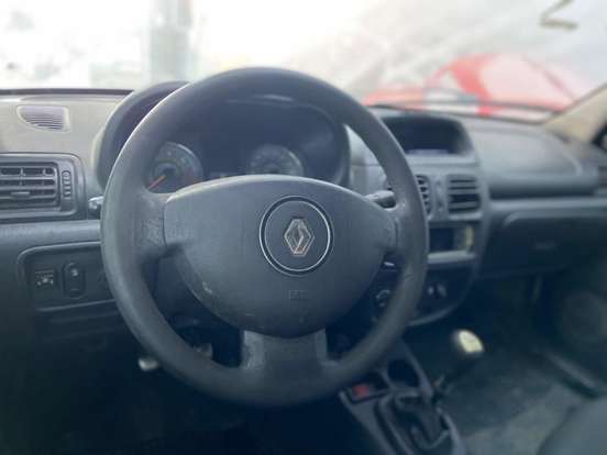 RENAULT-CLIO-2014